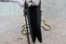 将图片加载到图库查看器，CHANEL/香奈儿 CF 流苏 链条 肩背包 羊皮 Black/Gold hadware(黑色/金色金属) 肩背包 700100207
