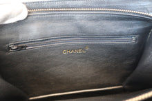 将图片加载到图库查看器，CHANEL/香奈儿 CF 流苏 链条 肩背包 羊皮 Black/Gold hadware(黑色/金色金属) 肩背包 700100207
