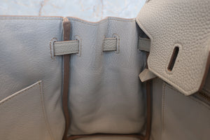 HERMES BIRKIN 25 Togo leather Pearl gray T刻印 Hand bag 600100104