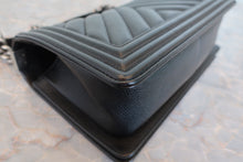 將圖片載入圖庫檢視器 CＨANEL/シャネル ボーイシャネルチェーンショルダーバッグ キャビアスキン ブラック/シルバー金具 ショルダーバッグ 800080039
