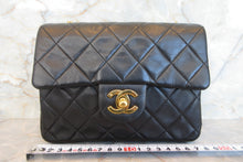 将图片加载到图库查看器，CHANEL/香奈儿 迷你CF 单盖 链条包 羊皮 Black/Gold hadware(黑色/金色金属) 肩背包 700060218
