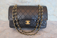 Load image into Gallery viewer, CHANEL Matelasse double Flap Double Chain shoulder bag Lambskin Black/Gold Ha﻿rdware Shoulder bag 800080147
