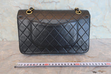 Load image into Gallery viewer, CHANEL Matelasse double Flap Double Chain shoulder bag Lambskin Black/Gold Ha﻿rdware Shoulder bag 800080147
