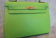 Load image into Gallery viewer, HERMES KELLY 32 Gulliver leather Apple green  ○Y Engraving Shoulder bag 600120154
