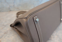 將圖片載入圖庫檢視器 HERMES／エルメス バーキン30 ヴォーエプソン エトゥープ □P刻印 ハンドバッグ 700090128
