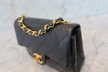 Load image into Gallery viewer, CHANEL Mini Matelasse single flap chain shoulder bag Lambskin Black/Gold hadware Shoulder bag 600040186
