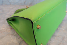 Load image into Gallery viewer, HERMES KELLY 32 Gulliver leather Apple green  ○Y Engraving Shoulder bag 600120154
