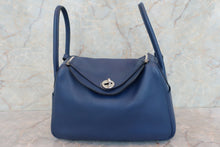 Load image into Gallery viewer, HERMES LINDY 26 Swift leather Blue saphir X Engraving Shoulder bag 600070020
