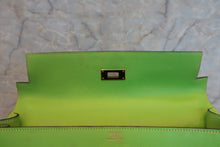 Load image into Gallery viewer, HERMES KELLY 32 Gulliver leather Apple green  ○Y Engraving Shoulder bag 600120154
