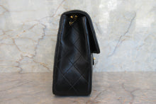 将图片加载到图库查看器，CHANEL/香奈儿 迷你CF 单盖 链条包 羊皮 Black/Gold hadware(黑色/金色金属) 肩背包 700060222
