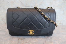 Load image into Gallery viewer, CHANEL  Diana matelasse chain shoulder bag Lambskin Black/Gold hadware Shoulder bag 800020192
