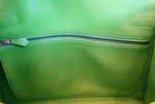 Load image into Gallery viewer, HERMES KELLY 32 Gulliver leather Apple green  ○Y Engraving Shoulder bag 600120154
