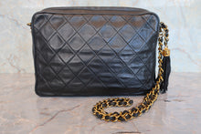 Load image into Gallery viewer, CHANEL Matelasse fringe chain shoulder bag Lambskin Black/Gold hadware Shoulder bag 800080142
