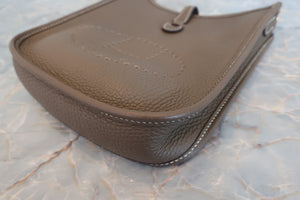 HERMES／エルメス エブリンTPM トリヨンクレマンス エトゥープ Z刻印 ショルダーバッグ 700080109