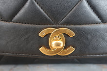 Load image into Gallery viewer, CHANEL  Diana matelasse chain shoulder bag Lambskin Black/Gold hadware Shoulder bag 800020192
