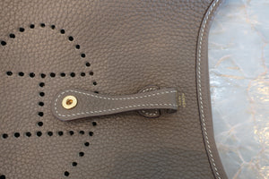 HERMES／エルメス エブリンTPM トリヨンクレマンス エトゥープ Z刻印 ショルダーバッグ 700080109