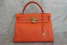 Load image into Gallery viewer, HERMES KELLY 32 Gulliver leather Orange □A Engraving Hand bag 600050209
