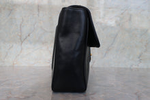 画像をギャラリービューアに読み込む, CHANEL/シャネル マドモアゼルチェーンショルダーバッグ キャビアスキン ブラック/ゴールド金具 ショルダーバッグ 800010033
