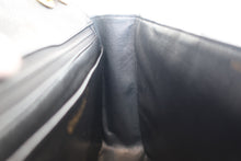 画像をギャラリービューアに読み込む, CHANEL/シャネル マドモアゼルチェーンショルダーバッグ キャビアスキン ブラック/ゴールド金具 ショルダーバッグ 800010033
