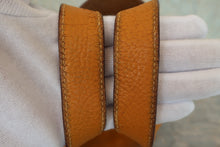 Load image into Gallery viewer, HERMES PICOTIN LOCK PM Clemence leather Natural sable □R Engraving Hand bag 800080179

