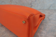 将图片加载到图库查看器，HERMES KELLY 32 Gulliver leather Orange 〇Z刻印 Shoulder bag 600080124
