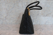 Load image into Gallery viewer, CHANEL Medallion Tote Caviar skin Black/Gold hadware Tote bag 600040127
