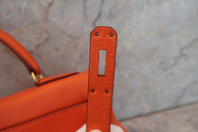 将图片加载到图库查看器，HERMES KELLY 32 Gulliver leather Orange 〇Z刻印 Shoulder bag 600080124
