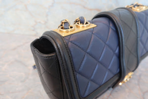 CHANEL/シャネル マトラッセチェーンショルダーバッグ ラムスキン ブラック/ネイビー/ゴールド金具 ショルダーバッグ 700080117