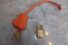 Load image into Gallery viewer, HERMES KELLY 32 Gulliver leather Orange 〇Z Engraving Shoulder bag 600080124
