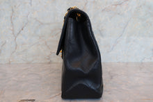 将图片加载到图库查看器，CHANEL/香奈儿 大号CF 单盖 链条包 羊皮 Black/Gold hadware(黑色/金色金属) 肩背包 700100180
