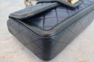 CHANEL/シャネル マトラッセチェーンショルダーバッグ ラムスキン ブラック/ネイビー/ゴールド金具 ショルダーバッグ 700080117