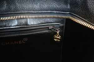 CHANEL Medallion Tote Caviar skin Black/Gold hadware Tote bag 600040127