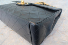 将图片加载到图库查看器，CHANEL/香奈儿 大号CF 单盖 链条包 羊皮 Black/Gold hadware(黑色/金色金属) 肩背包 700100180
