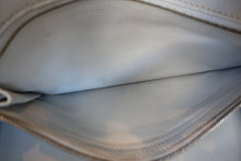 Load image into Gallery viewer, HERMES BIRKIN 30 Clemence leather Gris perle（Pearl gray）  □O Engraving Hand bag 800010226
