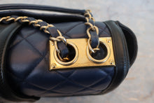 画像をギャラリービューアに読み込む, CHANEL/シャネル マトラッセチェーンショルダーバッグ ラムスキン ブラック/ネイビー/ゴールド金具 ショルダーバッグ 700080117
