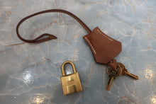 将图片加载到图库查看器，HERMES HAUT A COURROIRE 32 Graine Couchevel leather Gold 〇Y刻印 Hand bag 600080146
