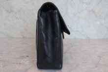 Load image into Gallery viewer, CHANEL Medium Matelasse single flap double chain shoulder bag Lambskin Black/Gold hadware Shoulder bag 800020198
