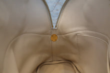 Load image into Gallery viewer, HERMES／BOLIDE 31 Clemence leather Craie A Engraving Shoulder bag 700050277
