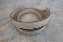 Load image into Gallery viewer, HERMES／BOLIDE 31 Clemence leather Craie A Engraving Shoulder bag 700050277
