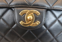 Load image into Gallery viewer, CHANEL Medium Matelasse single flap double chain shoulder bag Lambskin Black/Gold hadware Shoulder bag 800020198
