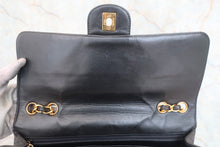 Load image into Gallery viewer, CHANEL Medium Matelasse single flap double chain shoulder bag Lambskin Black/Gold hadware Shoulder bag 800020198
