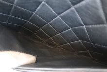Load image into Gallery viewer, CHANEL Medium Matelasse single flap double chain shoulder bag Lambskin Black/Gold hadware Shoulder bag 800020198
