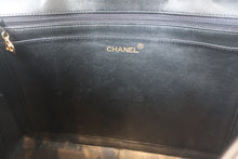 Load image into Gallery viewer, CHANEL Medium Matelasse single flap double chain shoulder bag Lambskin Black/Gold hadware Shoulder bag 800020198
