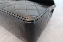 Load image into Gallery viewer, CHANEL Medium Matelasse single flap chain shoulder bag Lambskin Black/Gold hadware Shoulder bag 700040023
