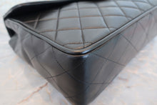 Load image into Gallery viewer, CHANEL Medium Matelasse single flap chain shoulder bag Lambskin Black/Gold hadware Shoulder bag 700040023

