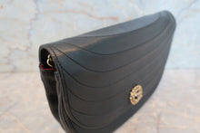 将图片加载到图库查看器，CHANEL/香奈儿 经典双C 链条包 羊皮 Black/Gold hadware(黑色/金色金属) 肩背包 700100158
