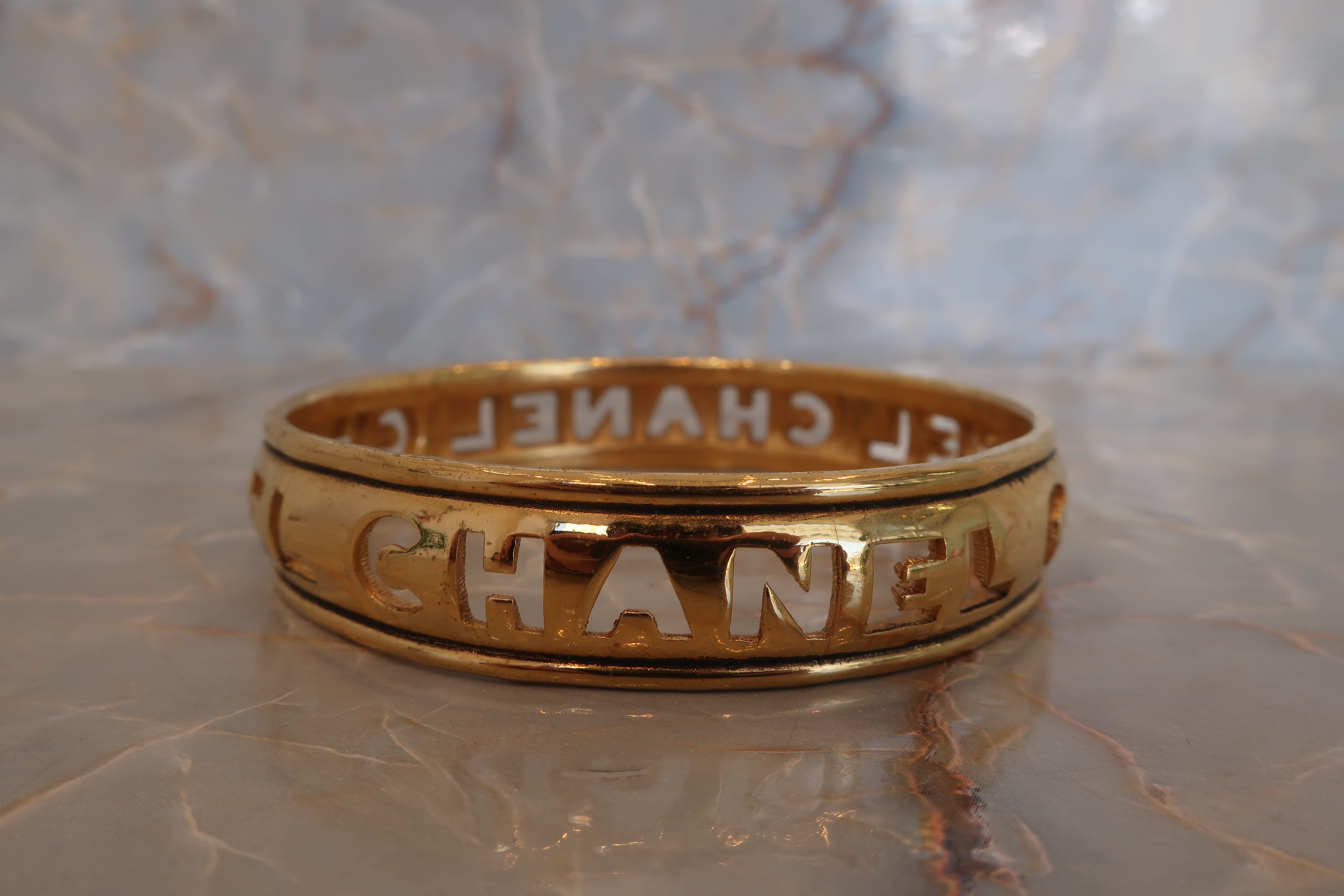 【シンプルロゴ☆】CHANEL バングル シンプルロゴ☆】CHANEL バングル (CHANEL/ブレスレット) ABC350