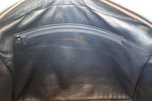 将图片加载到图库查看器，CHANEL/香奈儿 CF 流苏 链条 肩背包 羊皮 Navy/Gold hadware(藏蓝色/金色金属) 肩背包 800020188
