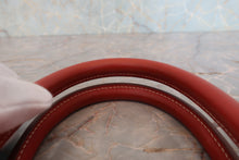 Load image into Gallery viewer, HERMES HAUT A COURROIRE 32 Toile H/Box carf leather Beige/Brique 〇Y Engraving Hand bag 800080158
