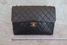 Load image into Gallery viewer, CHANEL Medium Matelasse single flap double chain shoulder bag Lambskin Black/Gold hadware Shoulder bag 800020161
